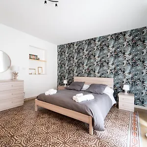 historic-center-apartment-catania-stays.sicilyhotelsitaly.net/
